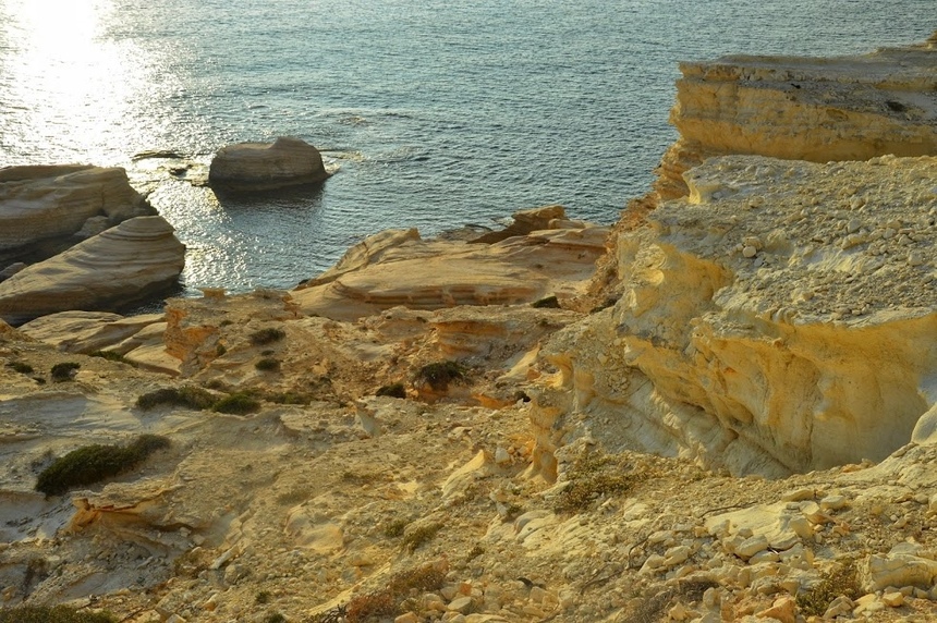 Морские величественные пещеры и белоснежные скалы вблизи Пафоса: фото 34