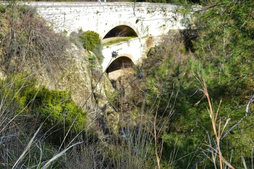 Диплогефиро (двойной мост) в Тримиклини: фото 10