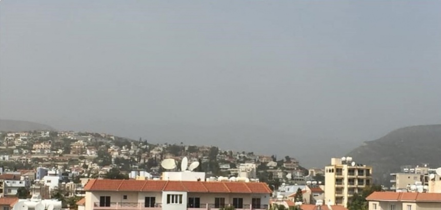 На Кипр обрушилась пылевая буря из Африки: фото 6