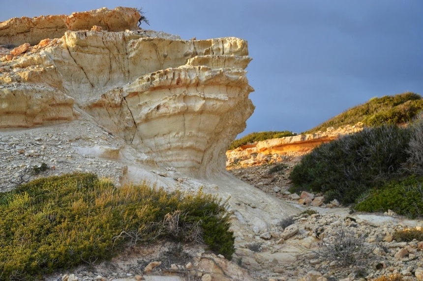 Морские величественные пещеры и белоснежные скалы вблизи Пафоса: фото 31