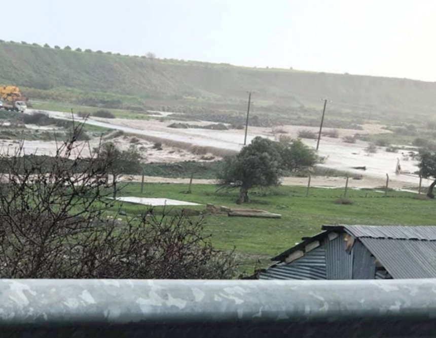Разрушительный циклон "Эвридика" не пощадил северный Кипр: фото 10