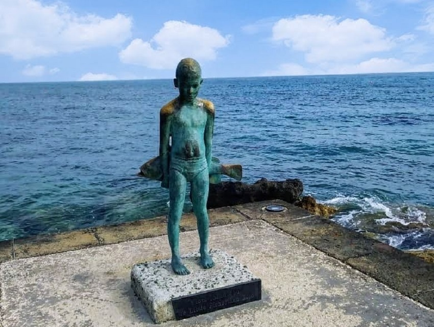 Скульптура маленького рыбака в Пафосе: фото 15