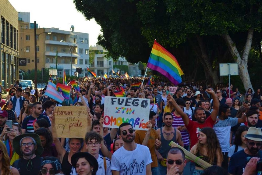 Жители Кипра не против, чтобы президент страны был геем: фото 2