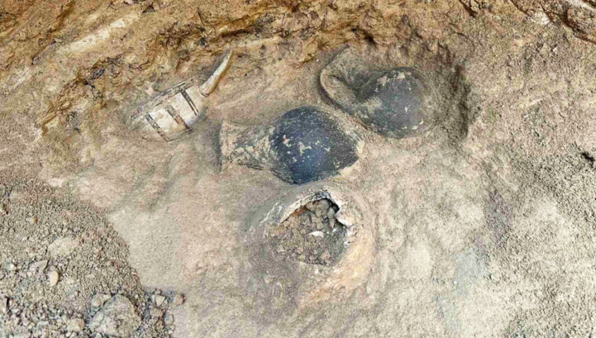 В центре Лимассола обнаружено кладбище возрастом 3000 лет: фото 2