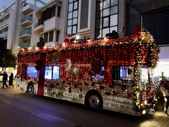 Рождественский автобус Лимассола вышел на праздничный маршрут : фото 4