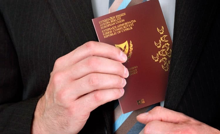 Некоторых обладателей золотых паспортов могут лишить гражданства Кипра: фото 6
