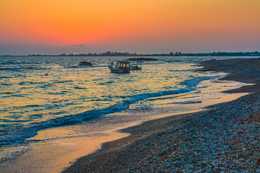 Удивительно красивый пляж в кипрской деревушке Мандрия: фото 3