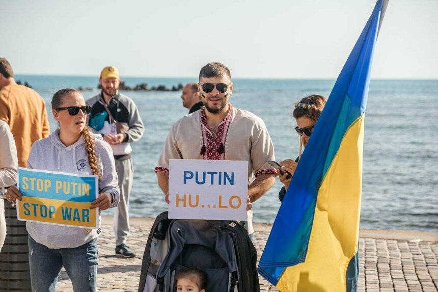 В Пафосе прошел митинг за мир в Украине: фото 4