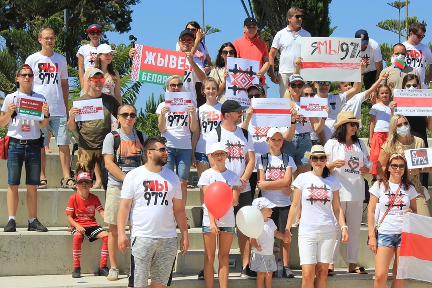 В Лимассоле прошла акция солидарности с белорусами: фото 25