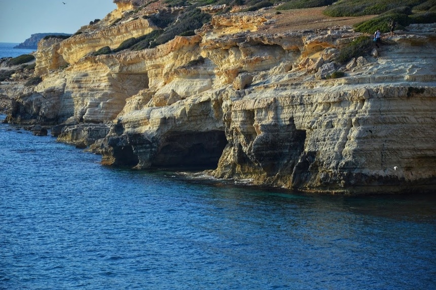 Морские величественные пещеры и белоснежные скалы вблизи Пафоса: фото 13