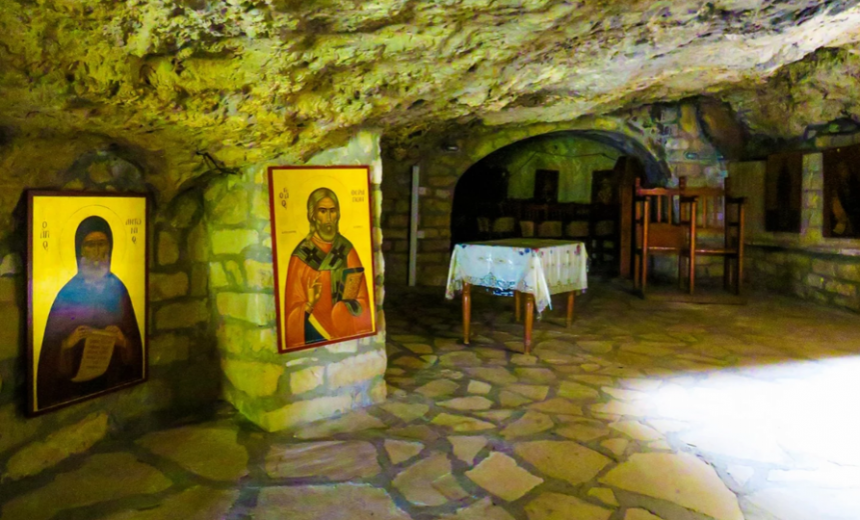 Панагия Хрисоспилиотисса - древние христианские катакомбы и уникальный пещерный храм в Лимассоле: фото 17