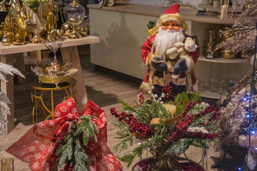 Праздник к нам приходит: Пафос, украшенный к Рождеству: фото 9