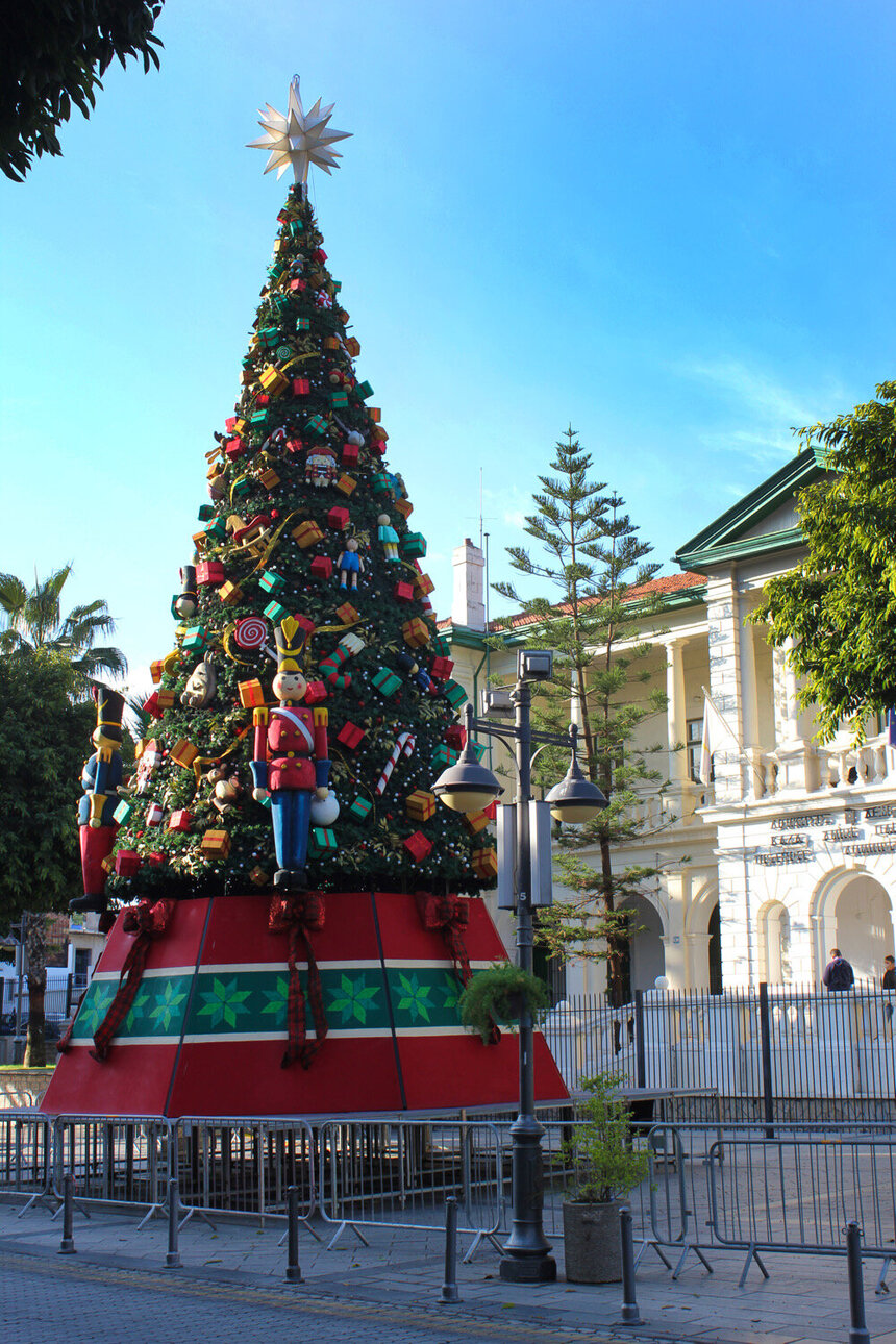 Кипр нарядный: рождественские елки никто не отменял: фото 11