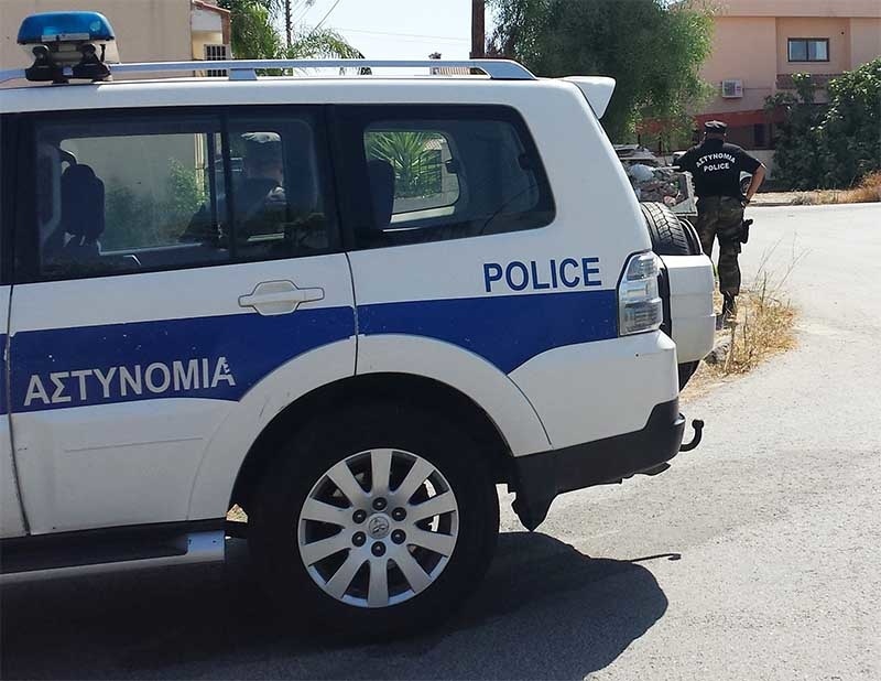 Полиция Кипра провела рейд по заведениям бытового обслуживания : фото 2