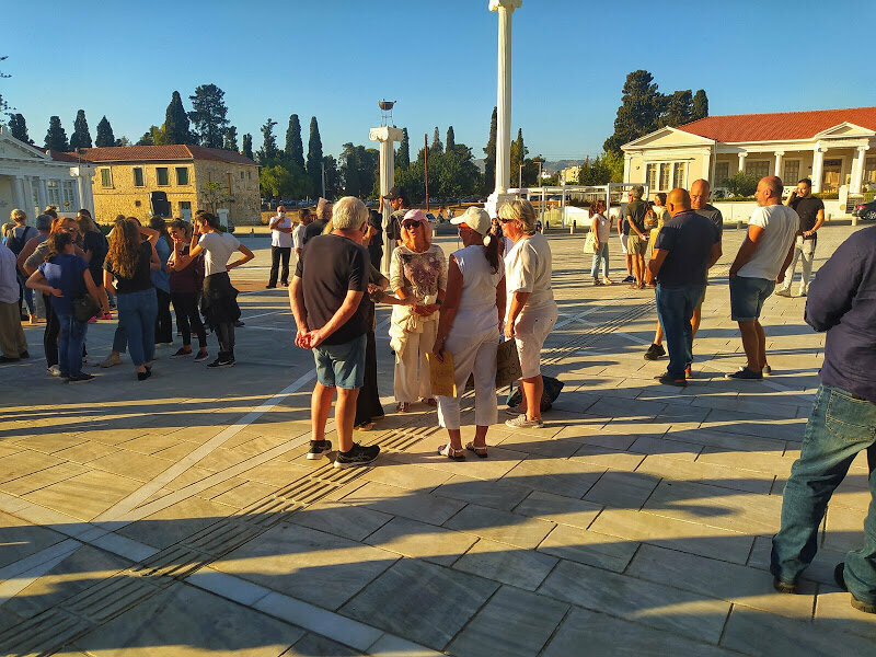 ​В Пафосе прошел очередной митинг против принудительной вакцинации: фото 10