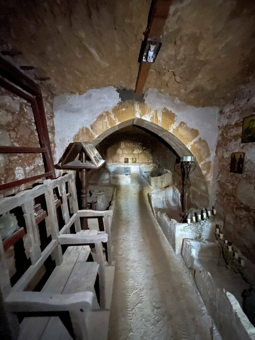 ​Древняя костница под церковью Георгия Победоносца в Маммари: фото 8