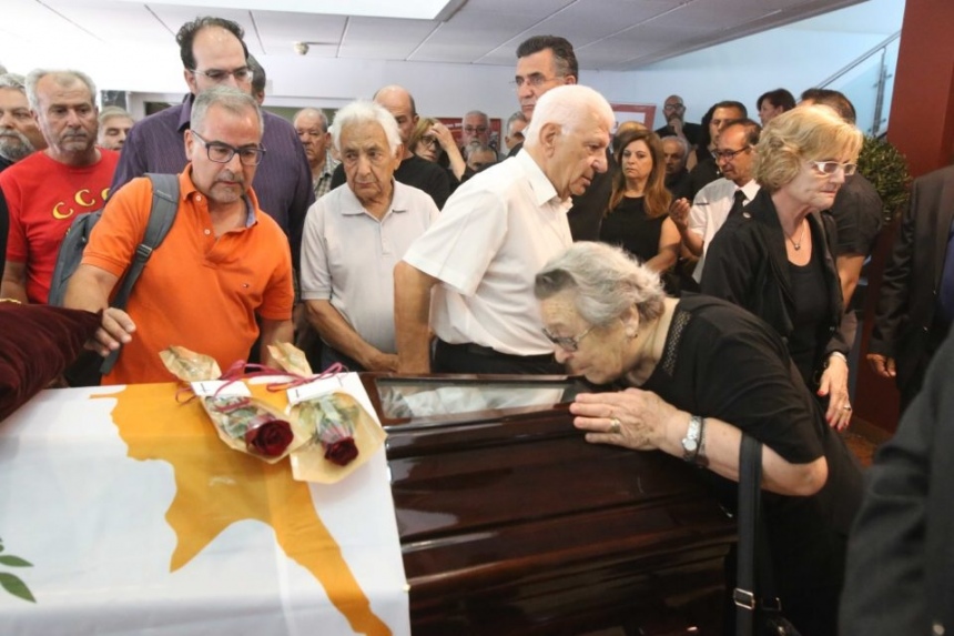 Кипр простился с экс-президентом Димитрисом Христофиасом: фото 15