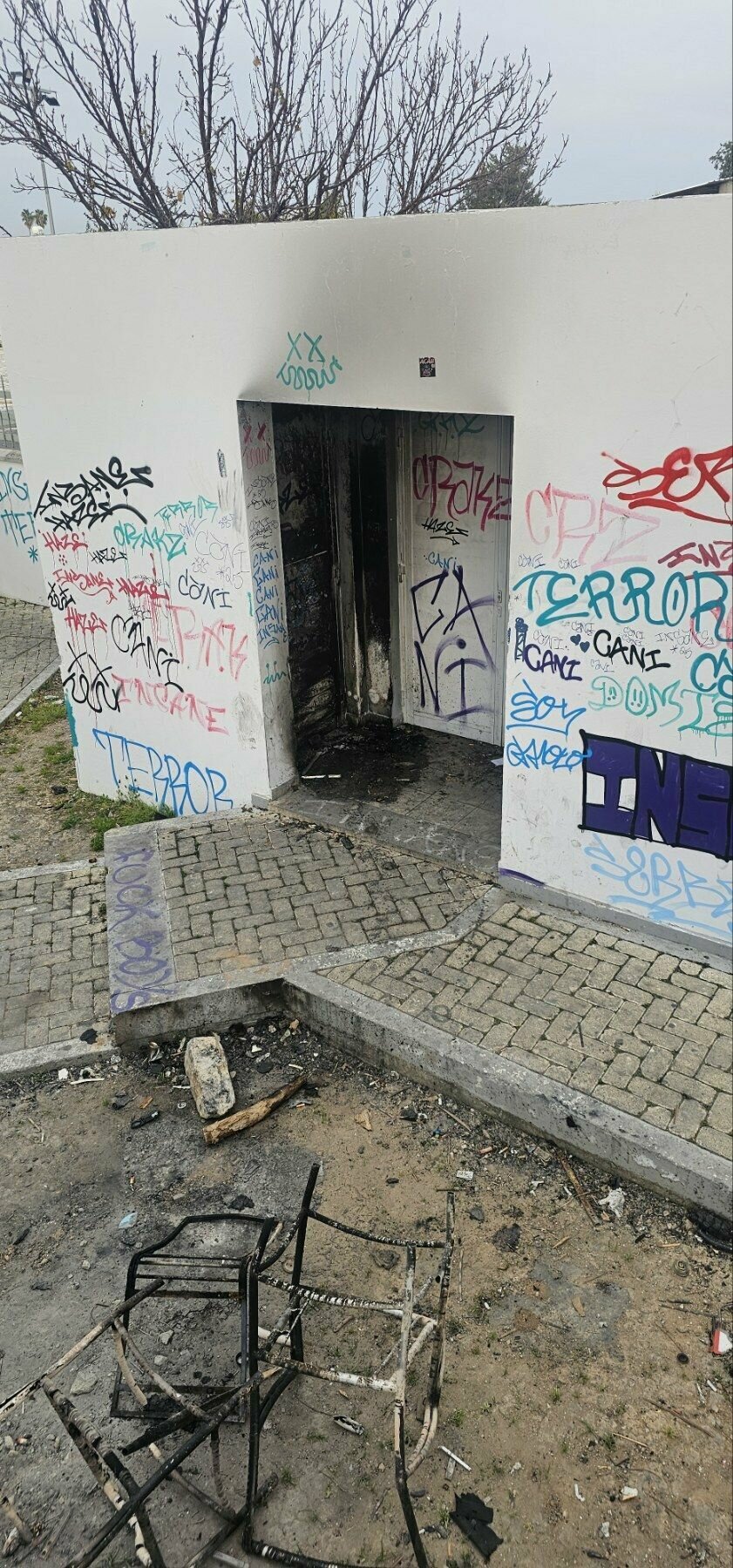 Злоумышленники разгромили территорию вокруг церковь Святой Параскевы: фото 4 Злоумышленники разгромили территорию вокруг церковь Святой Параскевы: фото 4