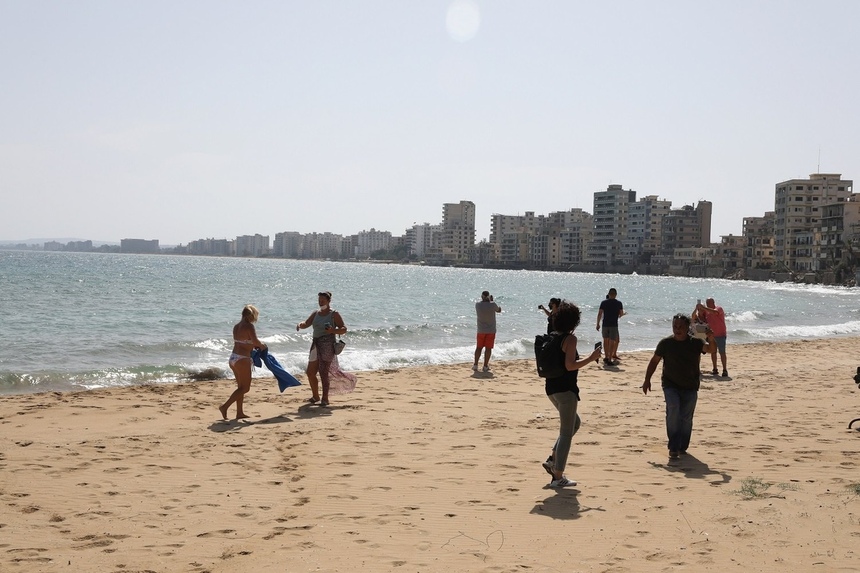 Пляжный беспредел: как прошло открытие пляжа в кипрской Вароше (фото): фото 12