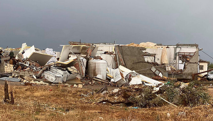 Мощный торнадо разгромил Северный Кипр!: фото 4