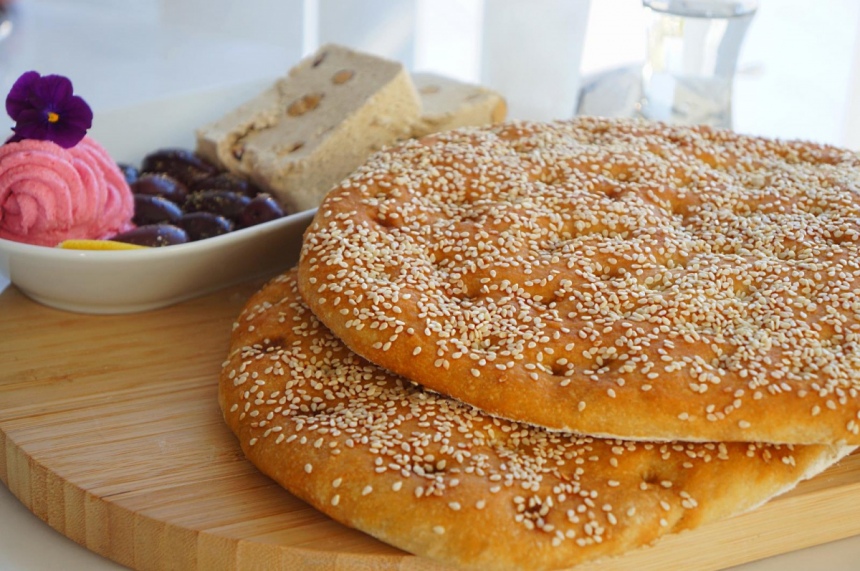 Традиционные кипрские лепёшки Лагана, которые выпекаются только раз в год - в Чистый Понедельник: фото 7