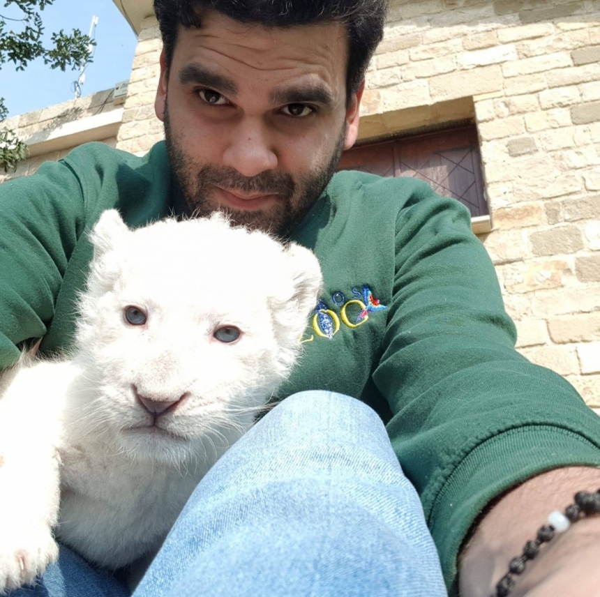 Невероятно! В зоопарке Пафоса появился на свет детеныш редкого белого льва: фото 4