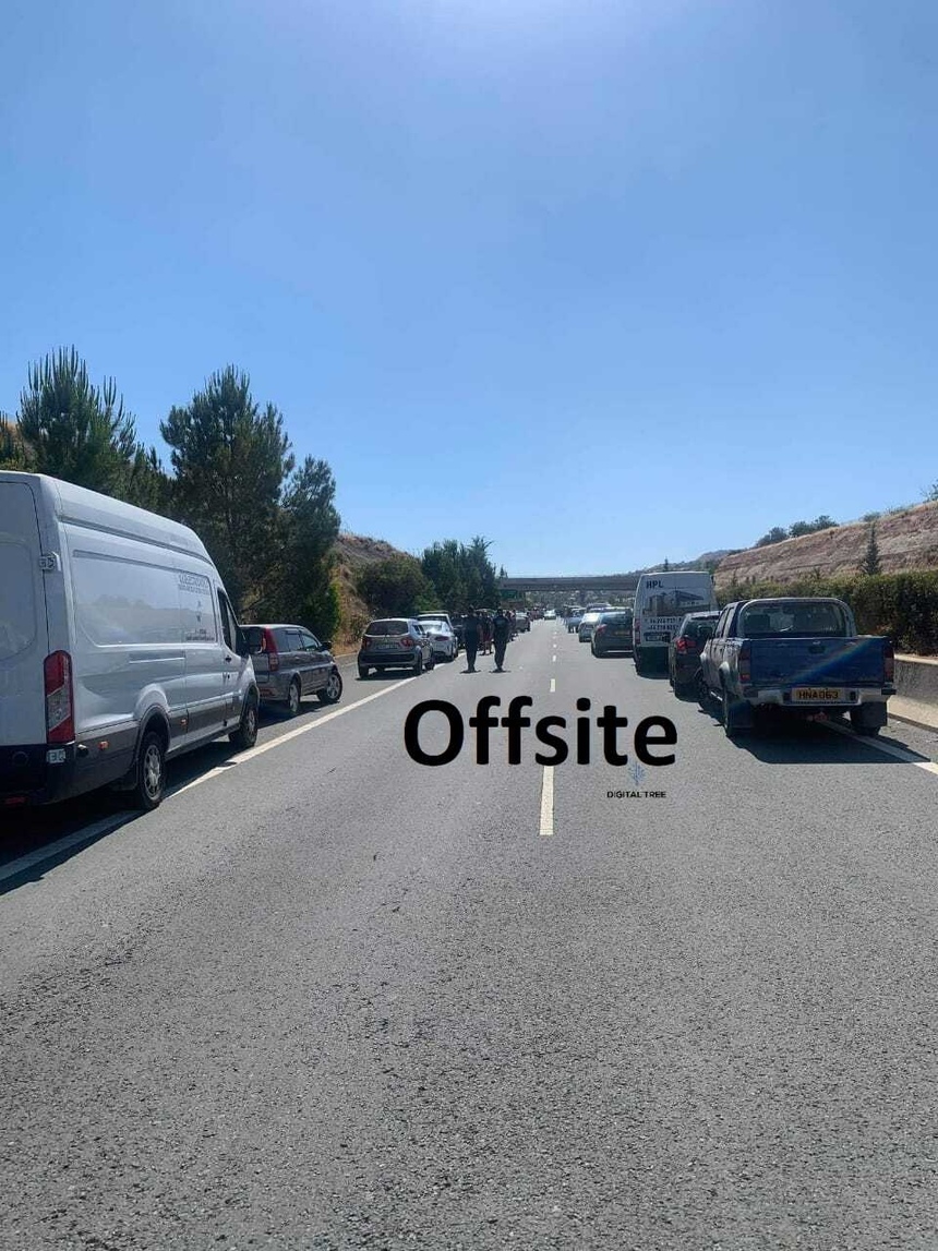 На трассе Пафос – Лимассол перекрыто движение из-за аварии: фото 2