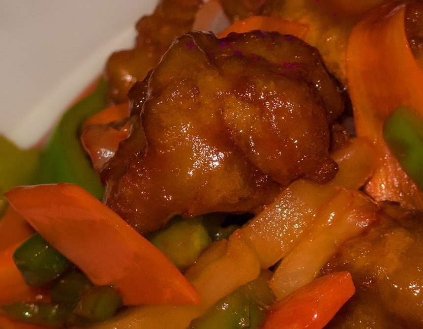 Аппетитная курица в ароматном кисло-сладком соусе — вкусное блюдо китайской кухни на Кипре!: фото 3