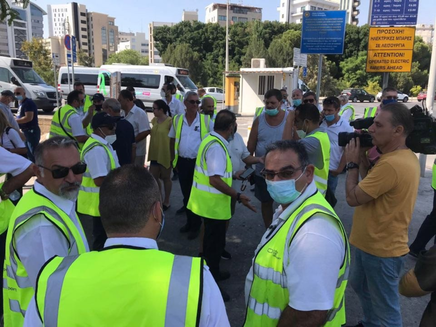В Ларнаке и Никосии водители автобусов объявили забастовку: фото 3