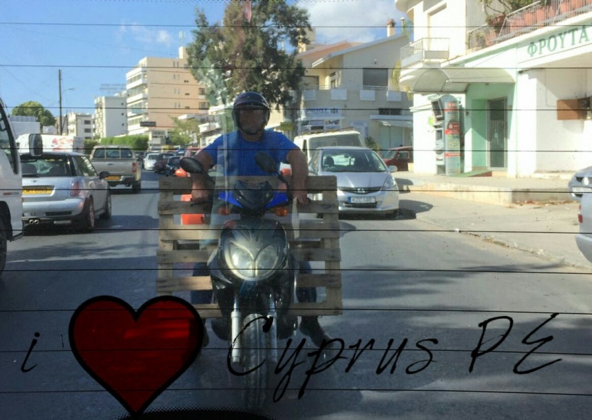 "Ехали медведи на велосипеде": Курьезные и странные случаи на кипрских дорогах! : фото 44