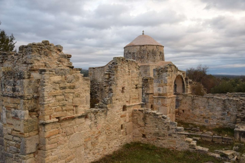 История и легенда монастыря Святого Креста в кипрской деревушке Аногира : фото 11