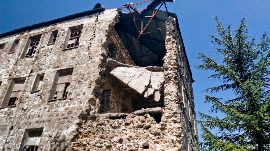 В отеле Беренгария обрушились стены: фото 3