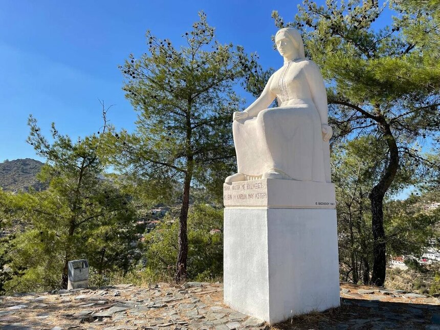 Монумент кипрской матери в Палехори: фото 4