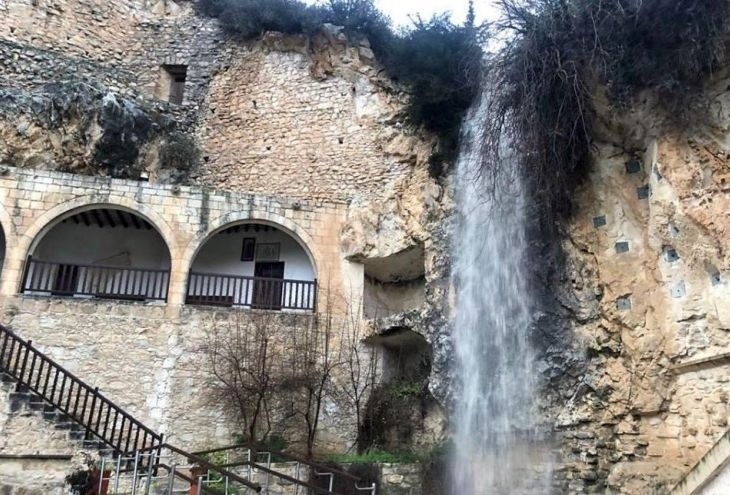 В монастыре Святого Неофита появился природный водопад: фото 2