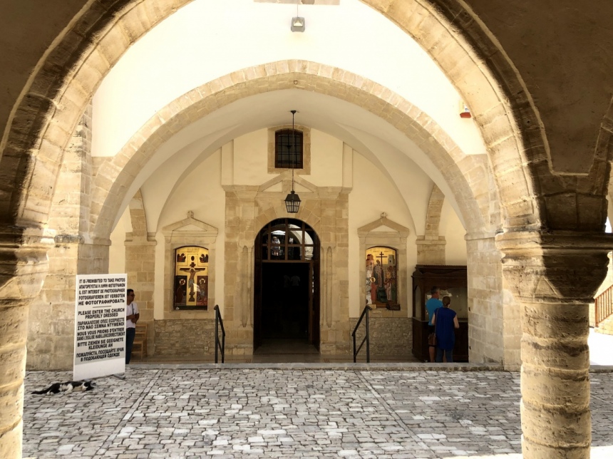 Монастырь Святого Креста - духовный символ и религиозный центр Омодоса: фото 6