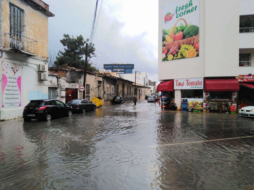 Центральные улицы Лимассола затопило после ночного ливня: фото 10
