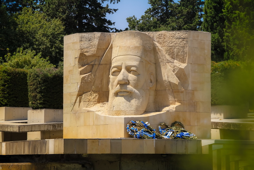 Мемориал, посвященный духовному лидеру восставшего народа Кипра : фото 11