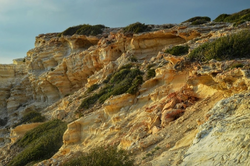Морские величественные пещеры и белоснежные скалы вблизи Пафоса: фото 32