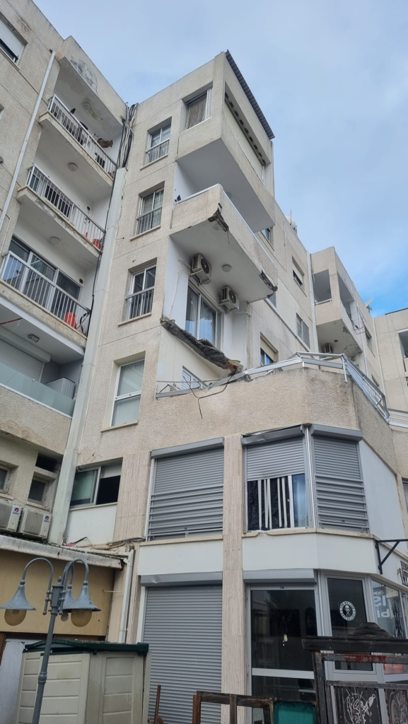В Лимассоле обрушился очередной балкон!: фото 2