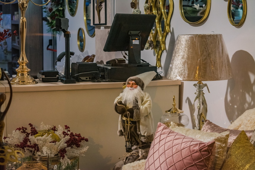 Праздник к нам приходит: Пафос, украшенный к Рождеству: фото 11