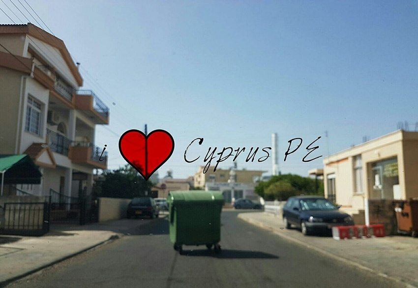 "Ехали медведи на велосипеде": Курьезные и странные случаи на кипрских дорогах! : фото 84