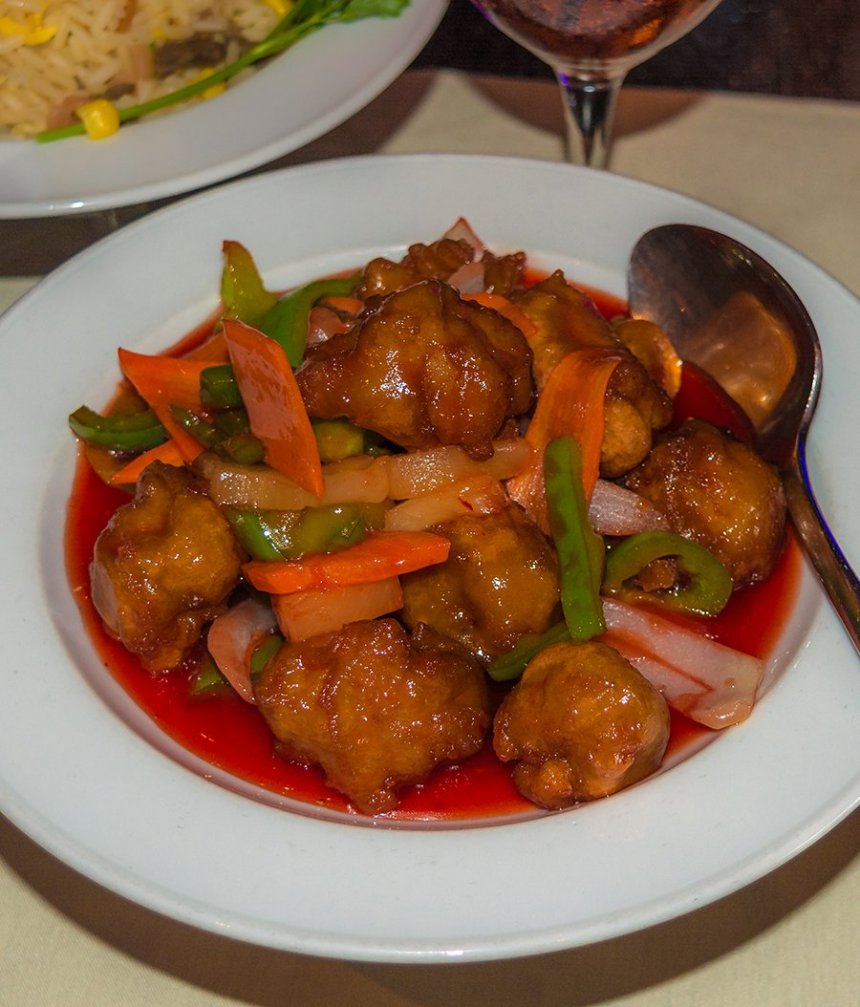Аппетитная курица в ароматном кисло-сладком соусе — вкусное блюдо китайской кухни на Кипре!: фото 2