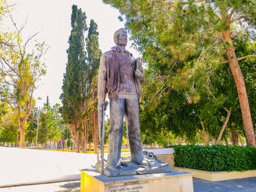 Исторический памятник самому молодому казненному греку-киприоту Эвагорасу Палликаридису: фото 31