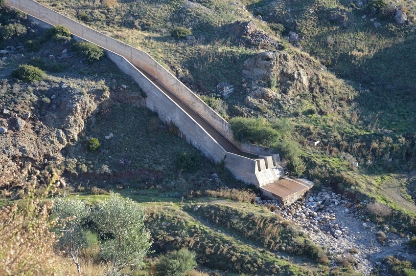 На Кипре переполнилось водохранилище Мавроколомбос : фото 5