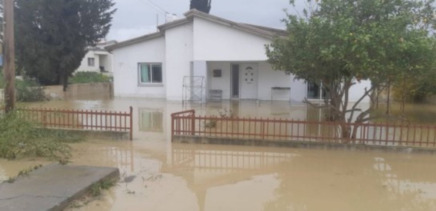 Северную часть Кипра "смыл" циклон "Электра" : фото 9