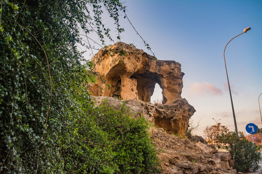 Секретная пещера покровителя всех влюбленных пар в Пафосе : фото 4