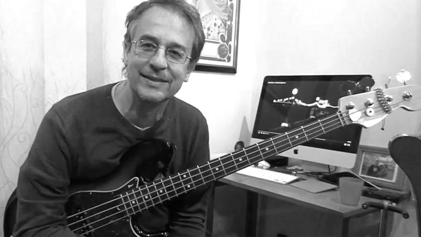 Игравший с Дэвидом Боуи гитарист, уроженец Кипра, умер от коронавируса: фото 2