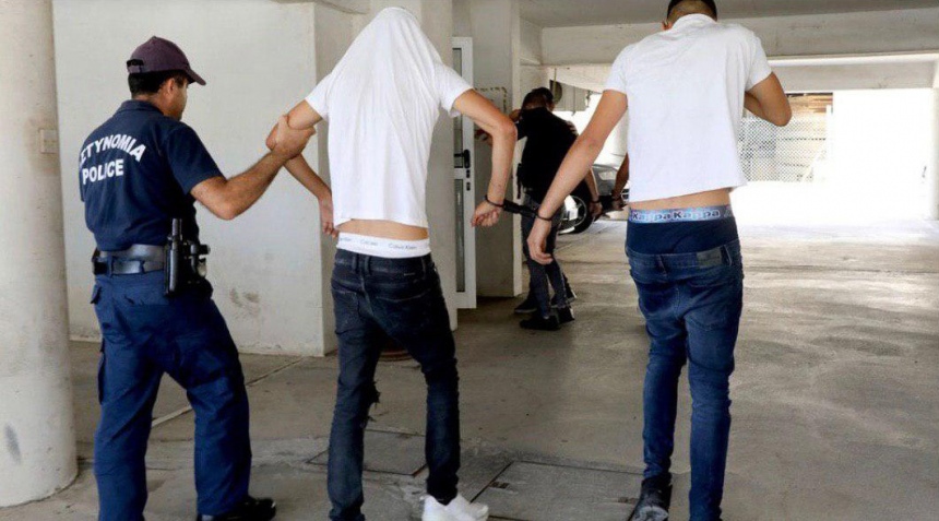 Полиция Кипра поймала обвиняемого в групповом изнасиловании на лжи: фото 4