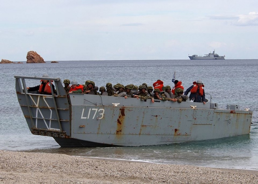 Десантный корабль греческих ВМС „Хиос“ в порту Лимассола: фото 18