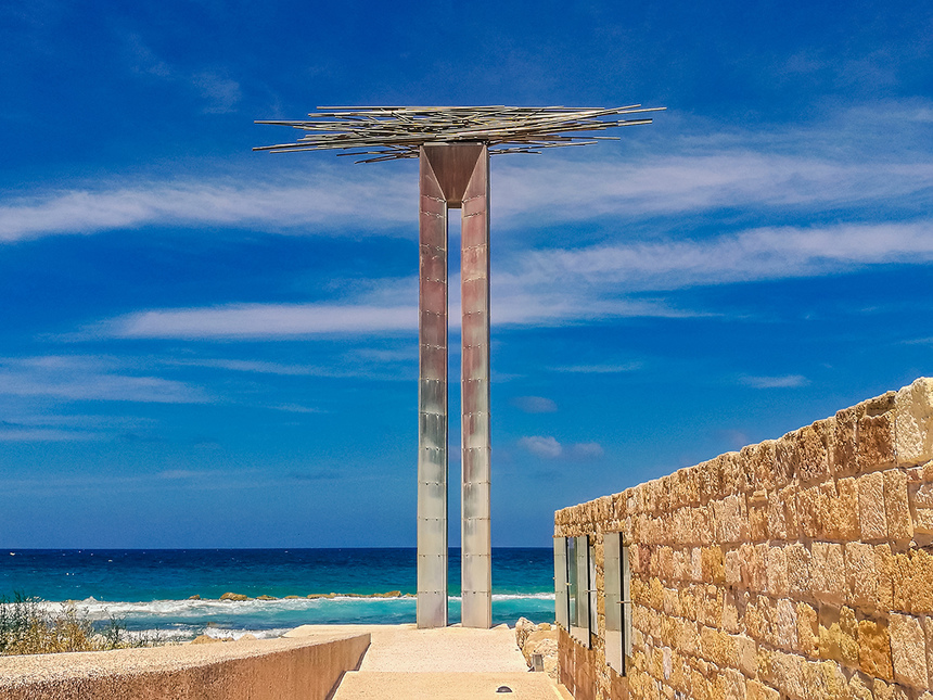 Памятник Георгиосу Гривасу и монумент Памяти и чести — одно из самых значимых мест на Кипре : фото 11